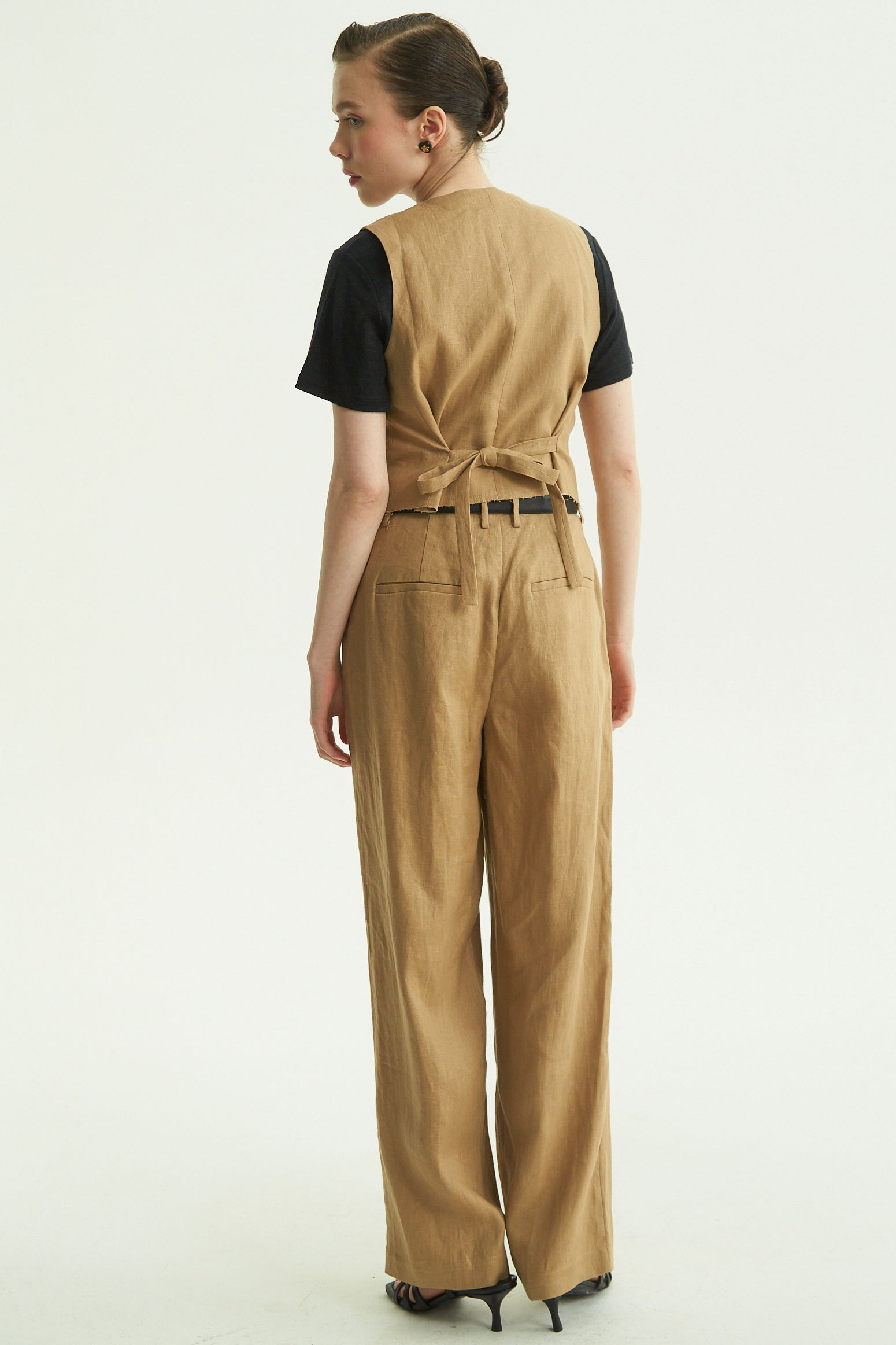 CHALECO DE LINO OLYMPIA