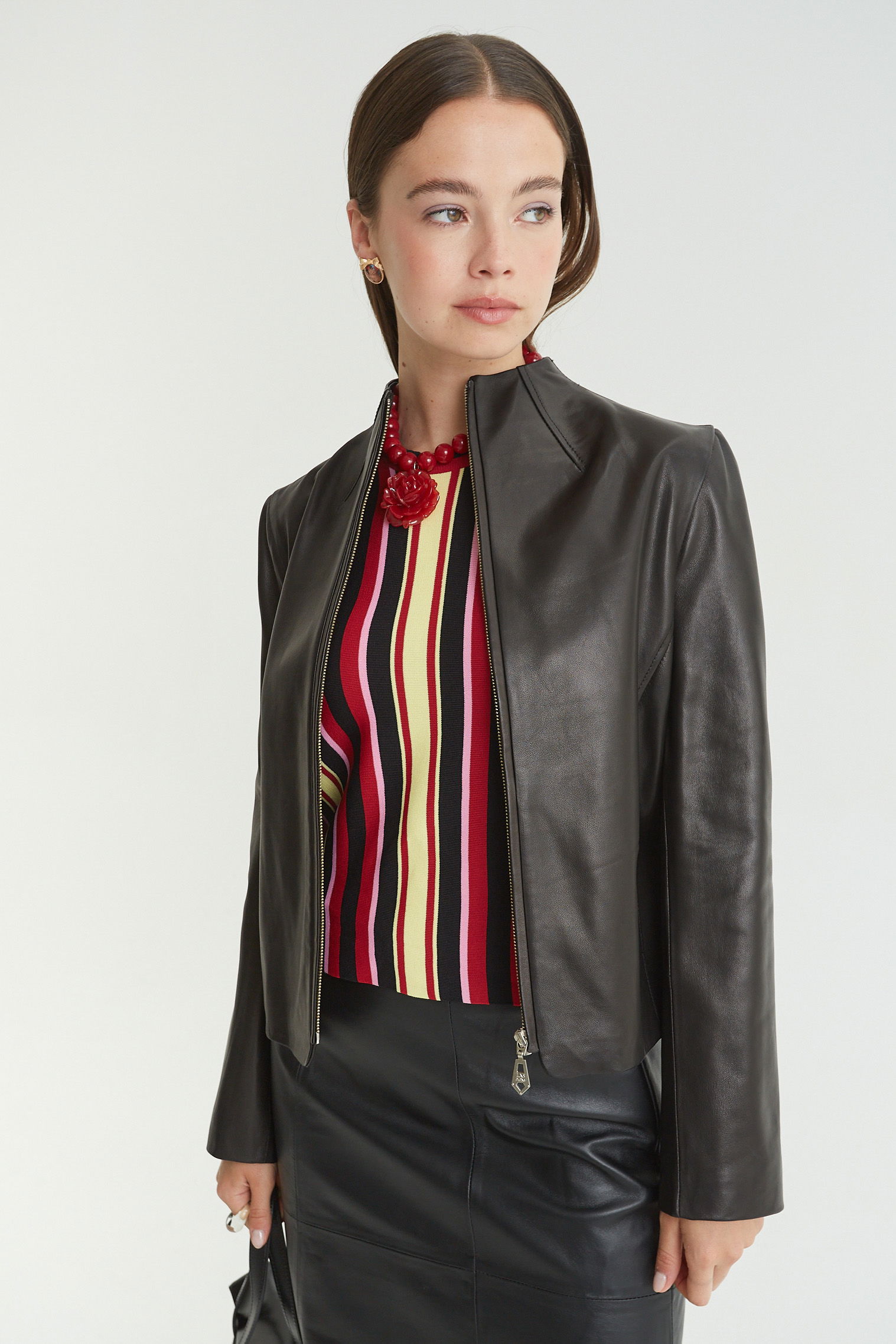 CAMPERA DE CUERO LISA // OVINO