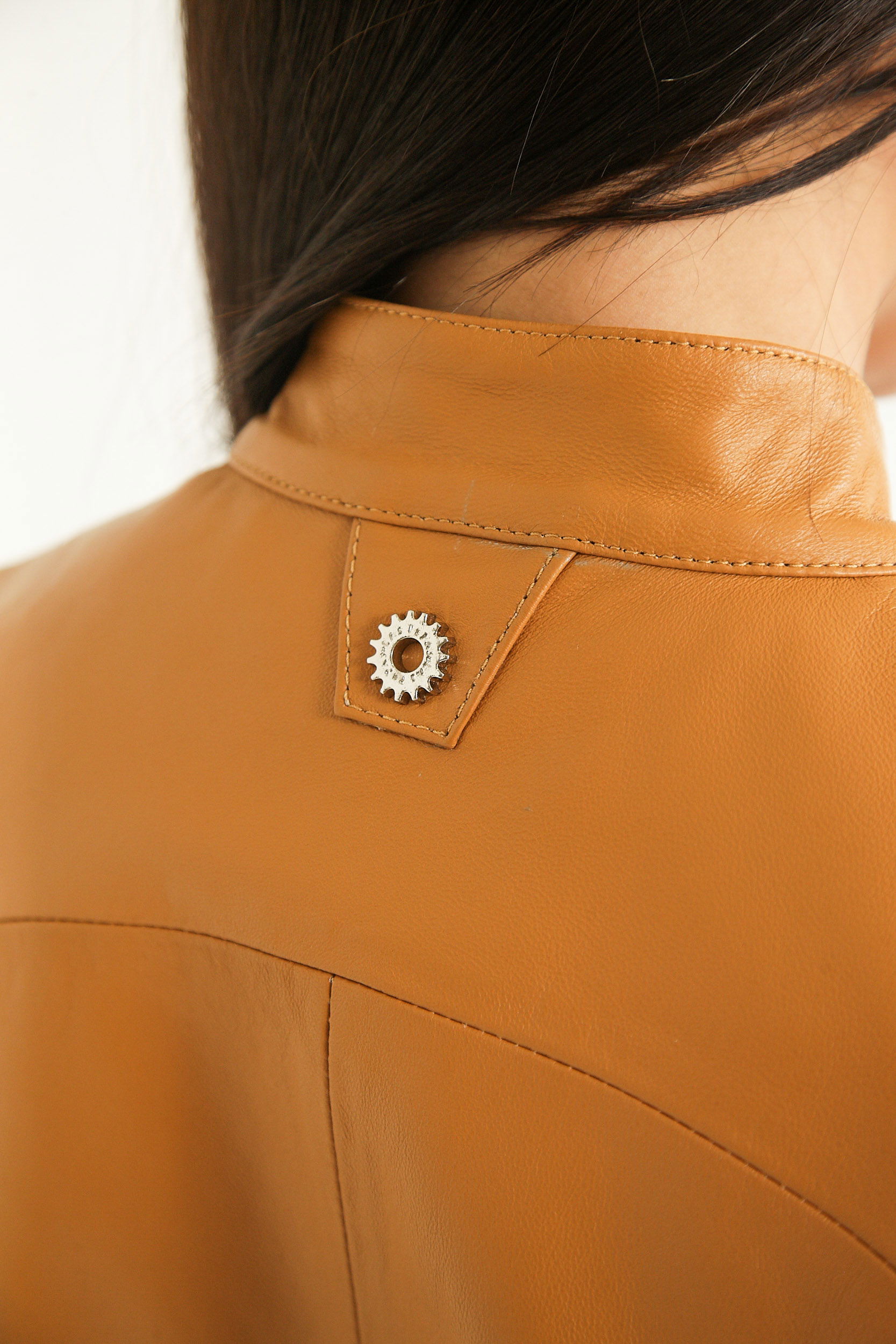 CAMPERA DE CUERO BROWN // OVINO