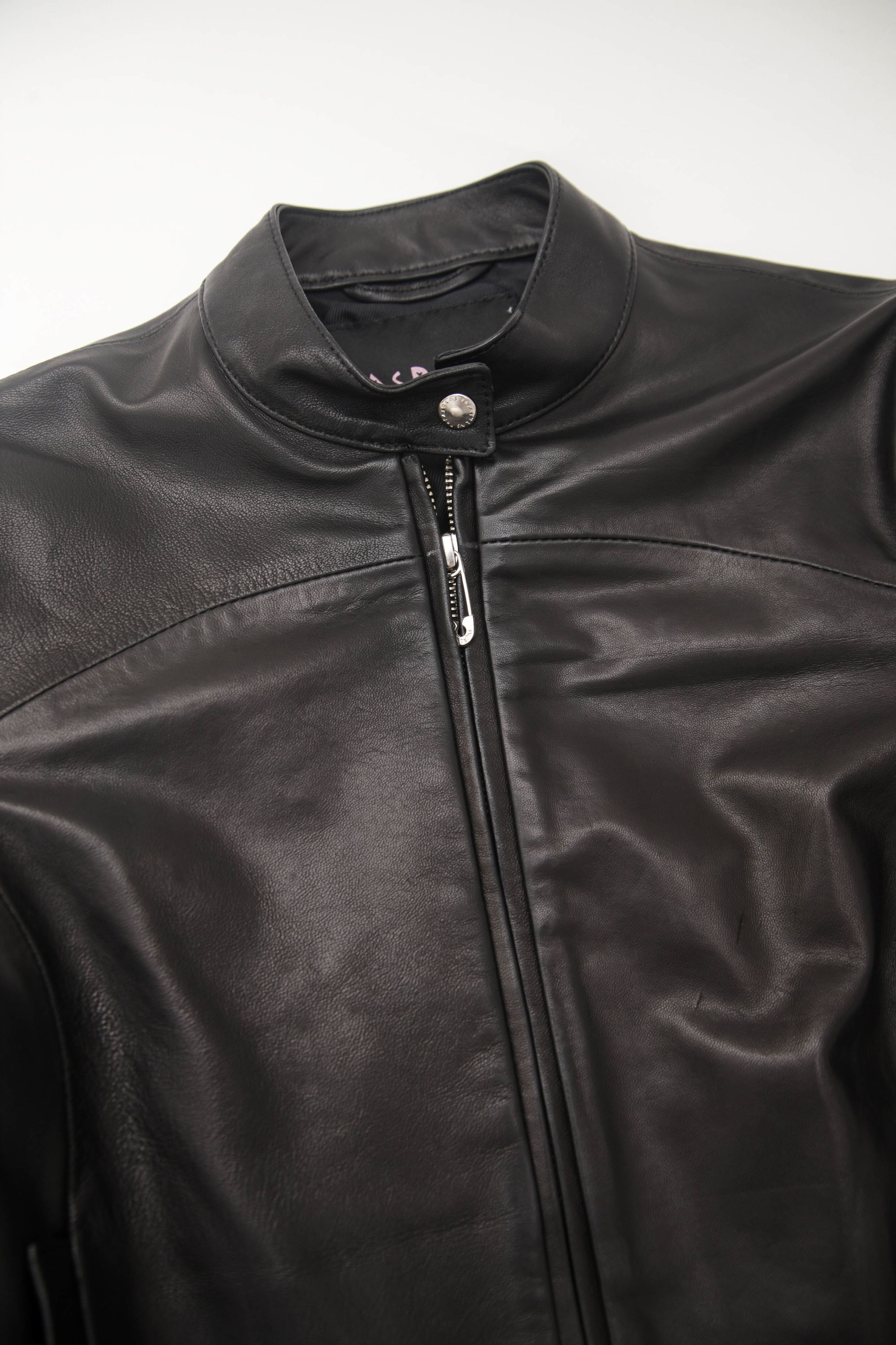CAMPERA DE CUERO BROWN // OVINO