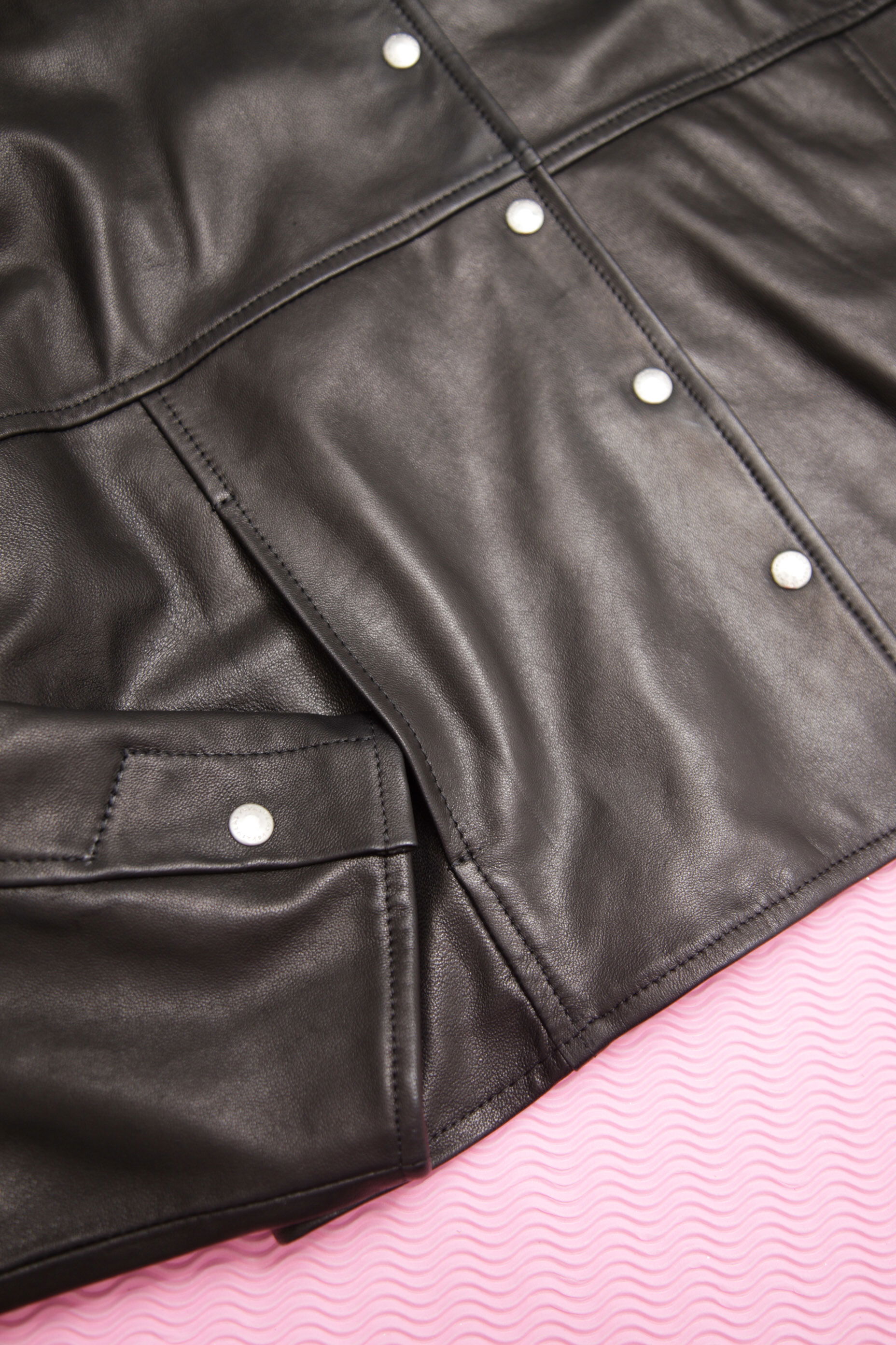 CAMPERA DE CUERO MIKO // OVINO