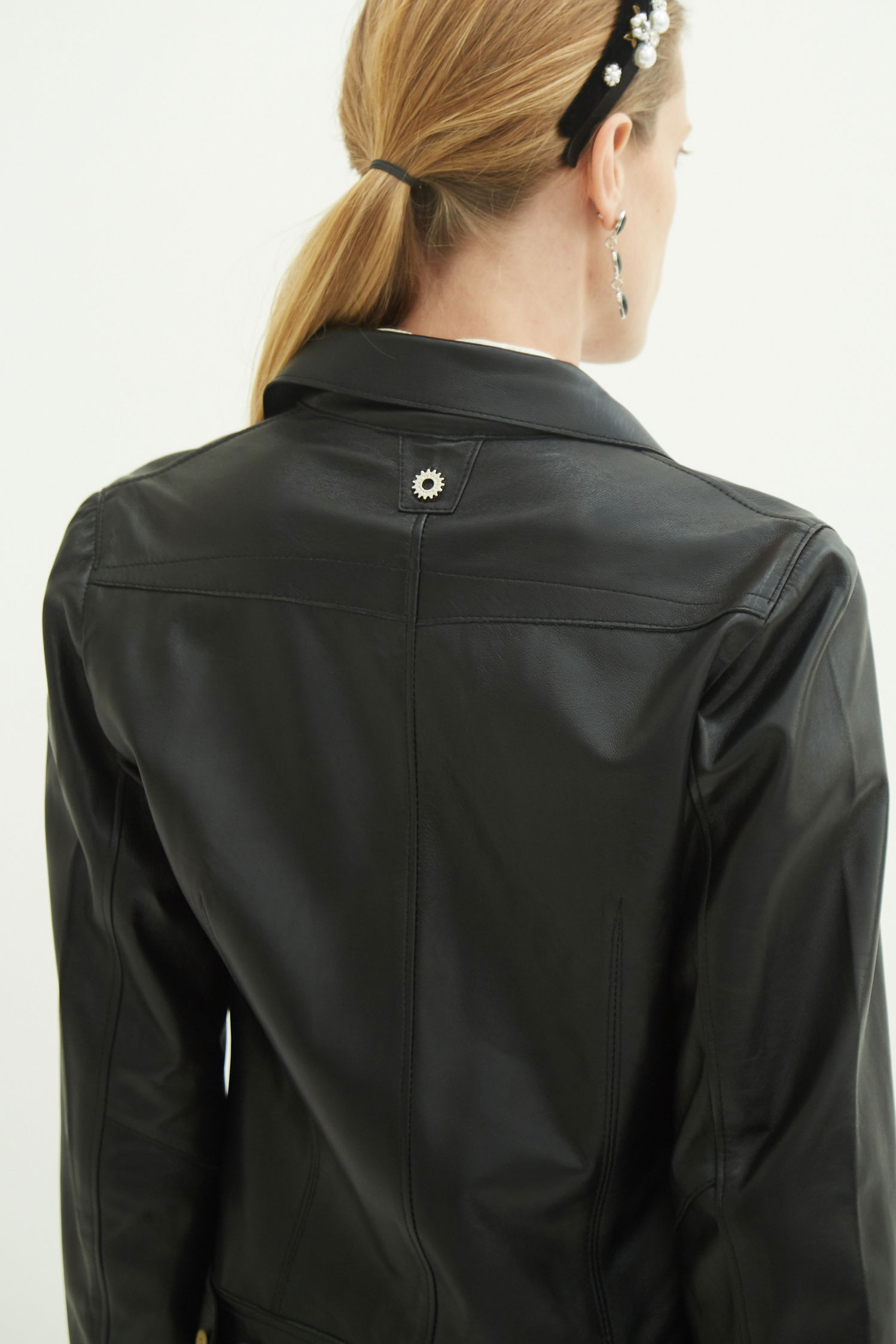 CAMPERA DE CUERO SARA//OVINO ITALIANO