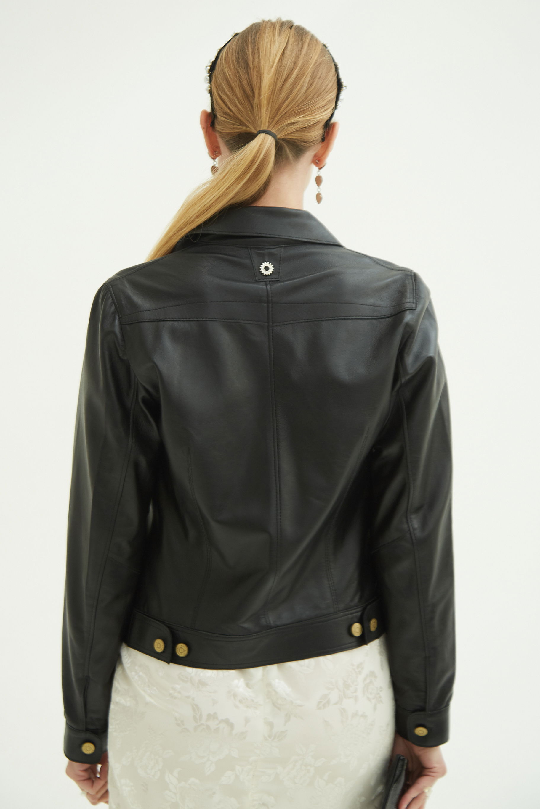 CAMPERA DE CUERO SARA//OVINO ITALIANO