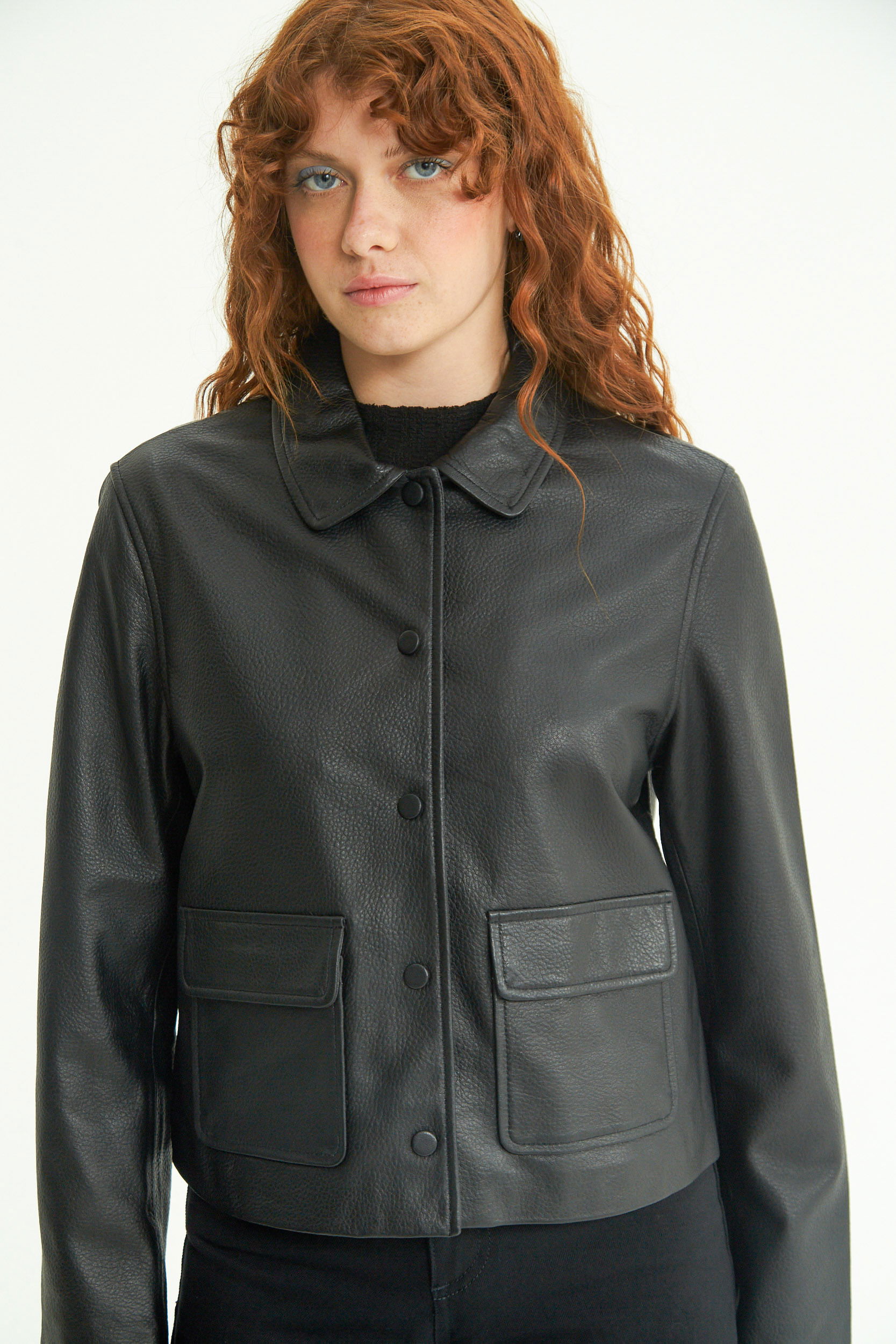CAMPERA DE CUERO ZOE // OVINO