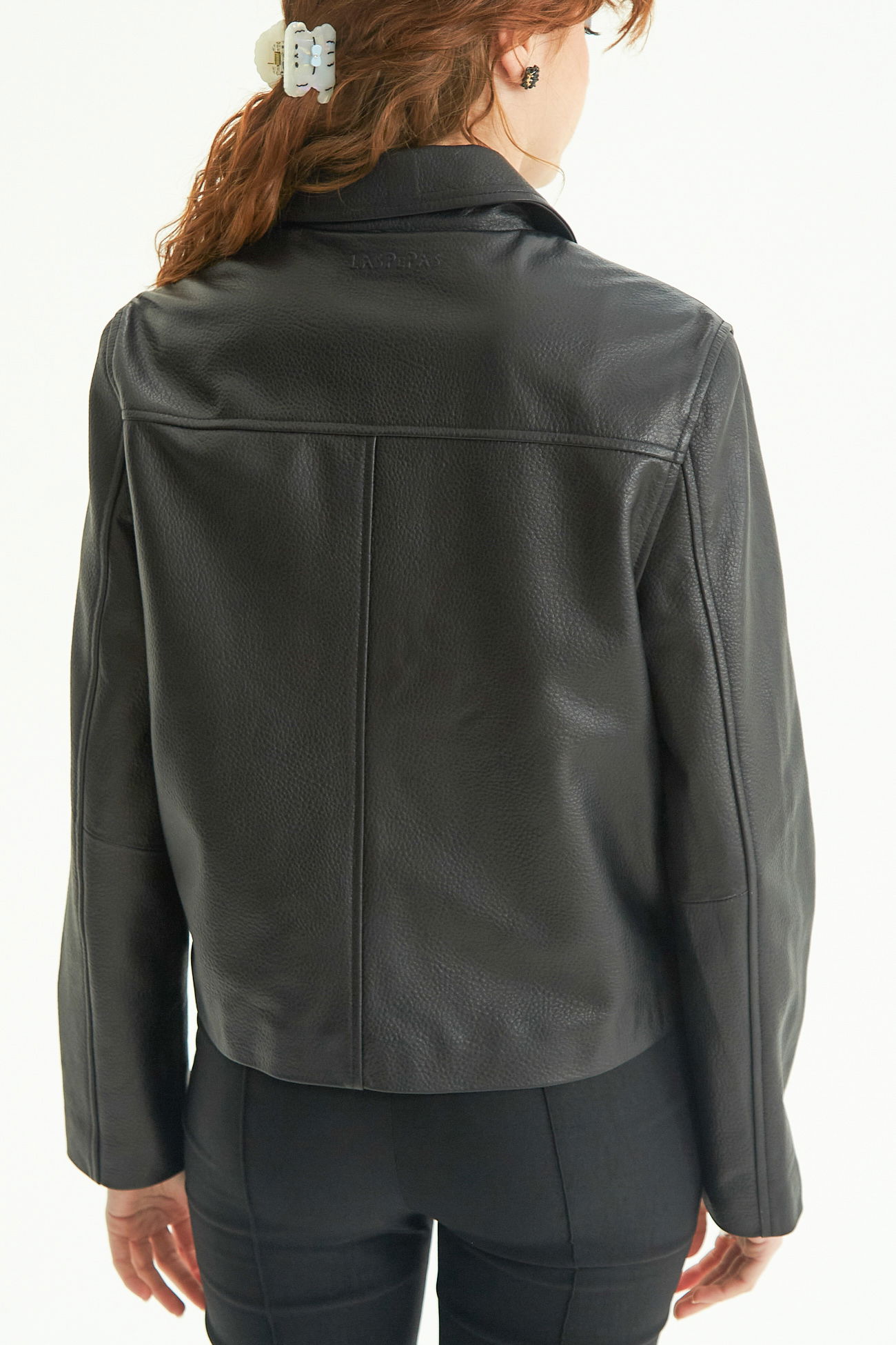 CAMPERA DE CUERO ZOE // OVINO