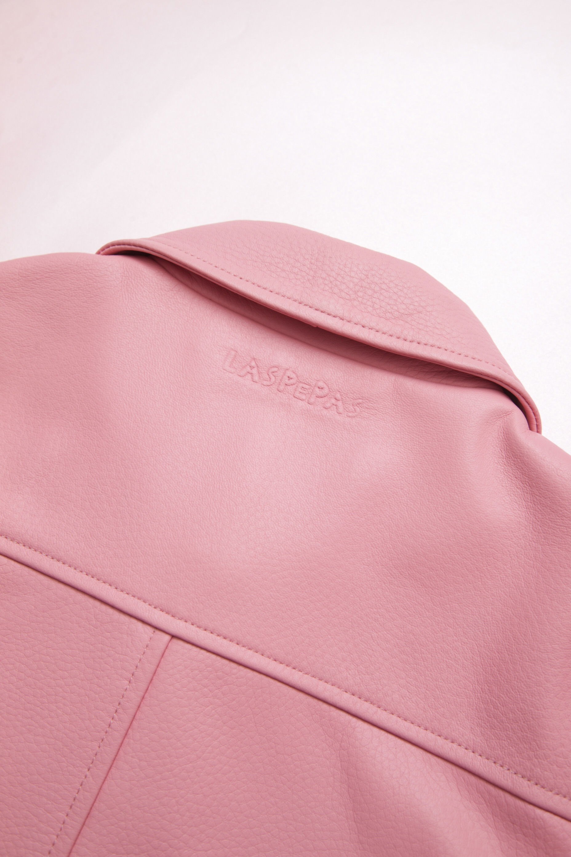 CAMPERA DE CUERO ZOE // OVINO