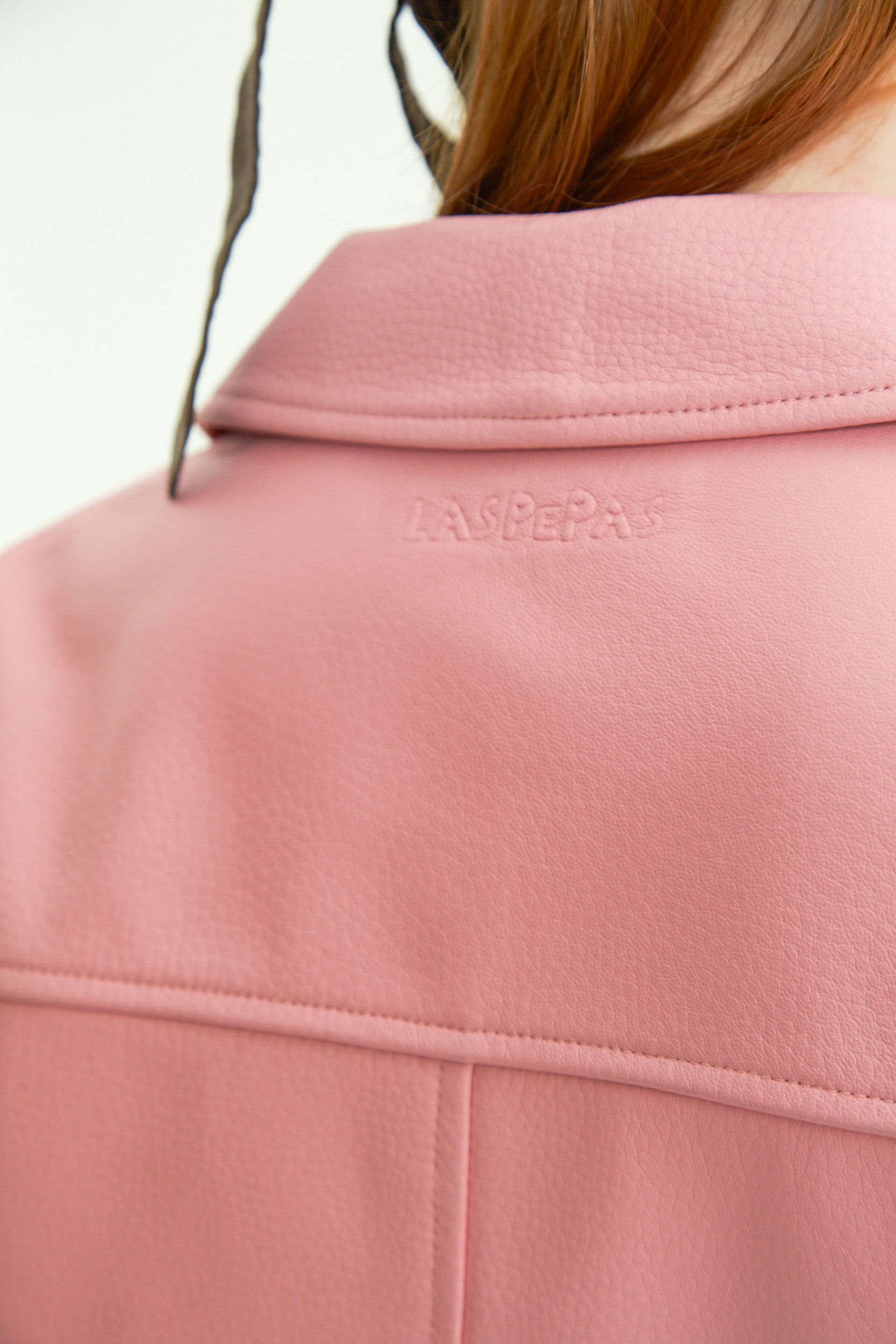 CAMPERA DE CUERO ZOE // OVINO