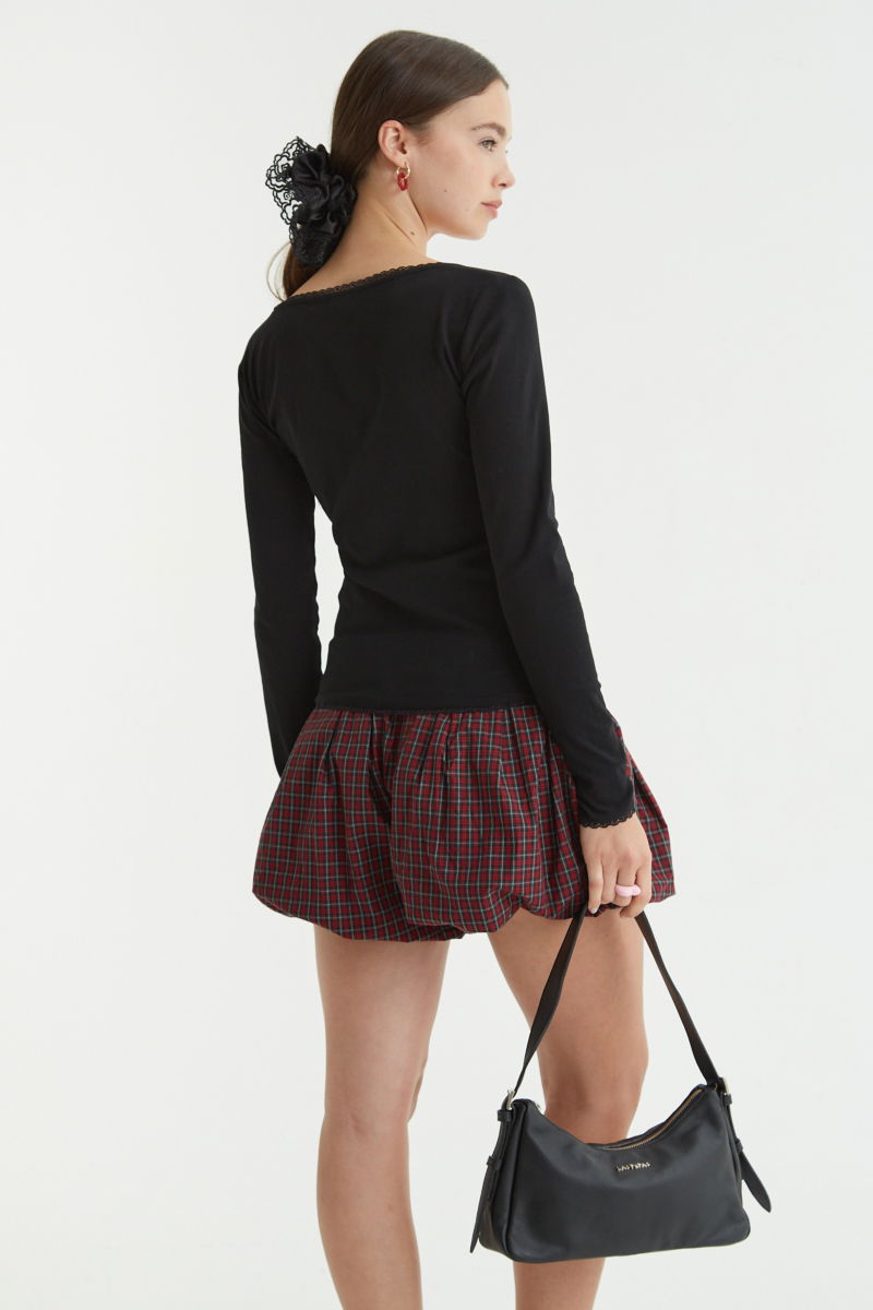 Short cuadrille tiro bajo de silueta balloon y largo mini de algodón a cuadros. 
