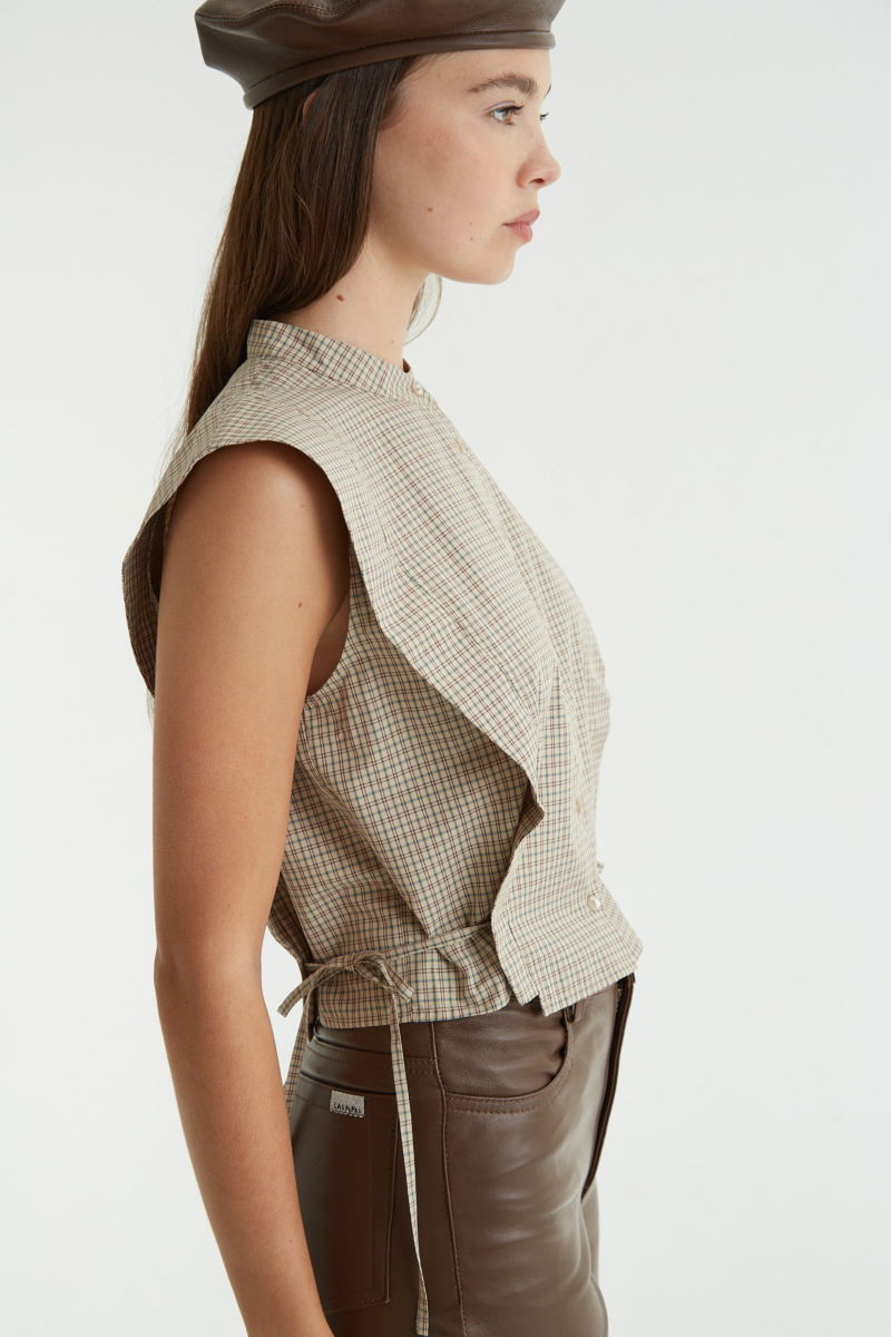 Camisa a cuadros manga corta de poplin recta con cuello mao. 
