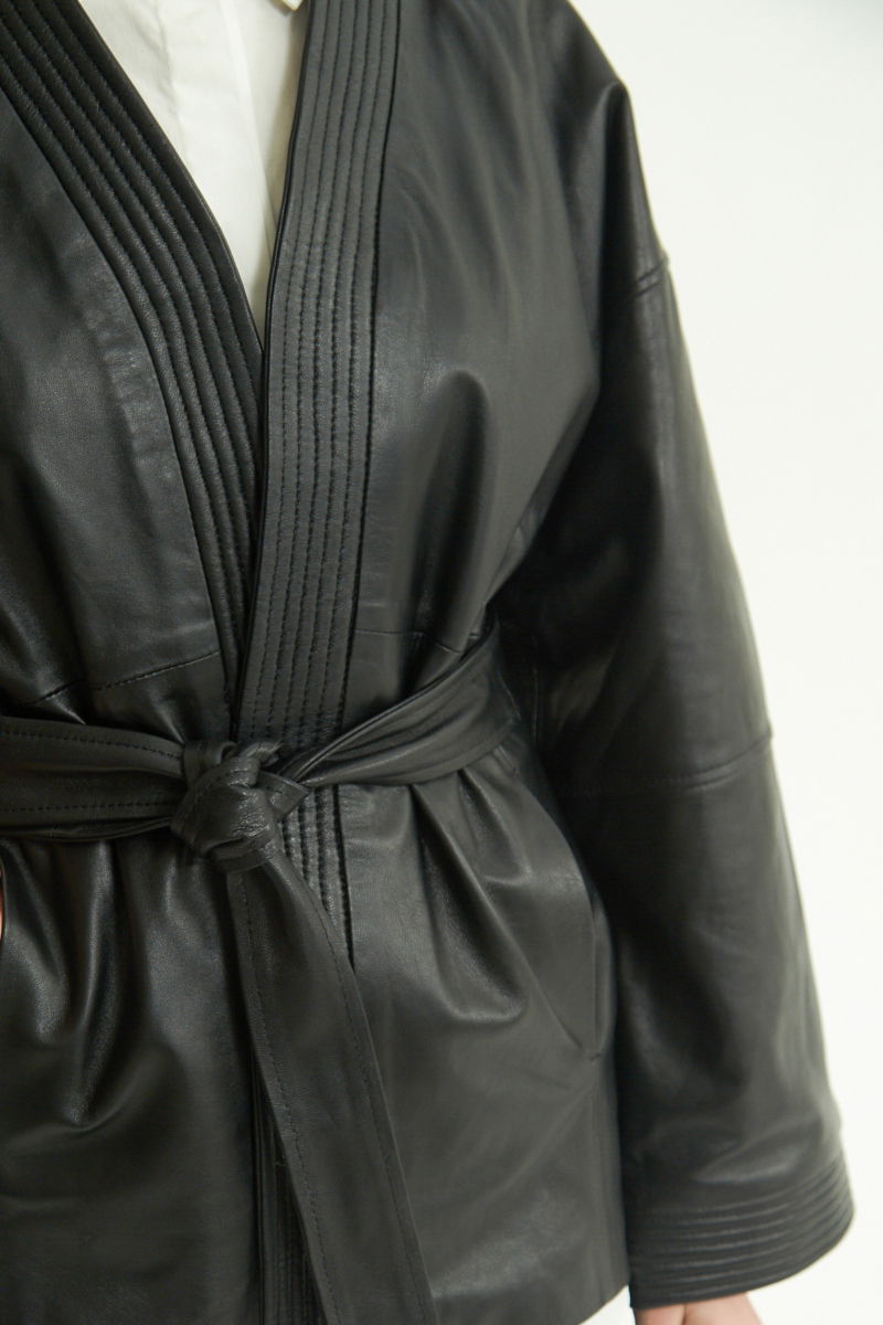 KIMONO DE CUERO LIU // OVINO 