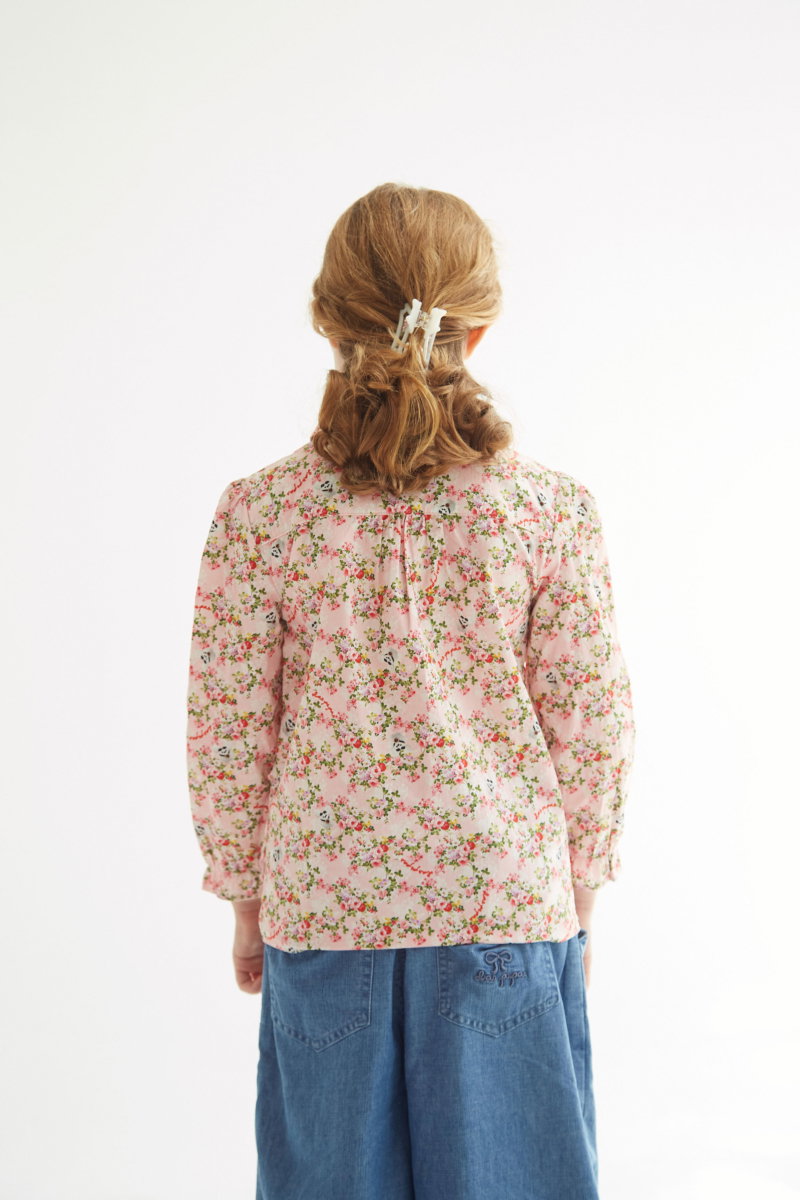 CAMISA INFANTIL DE ALGODÓN CON VOLADOS. 
