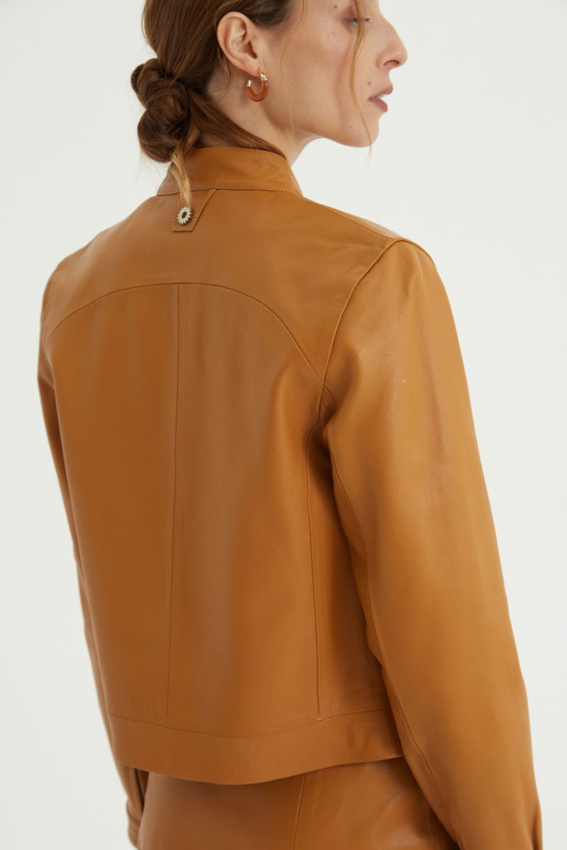 CAMPERA DE CUERO BROWN // OVINO