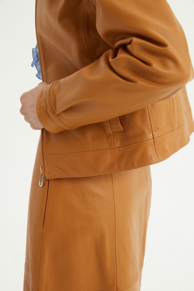 CAMPERA DE CUERO BROWN // OVINO