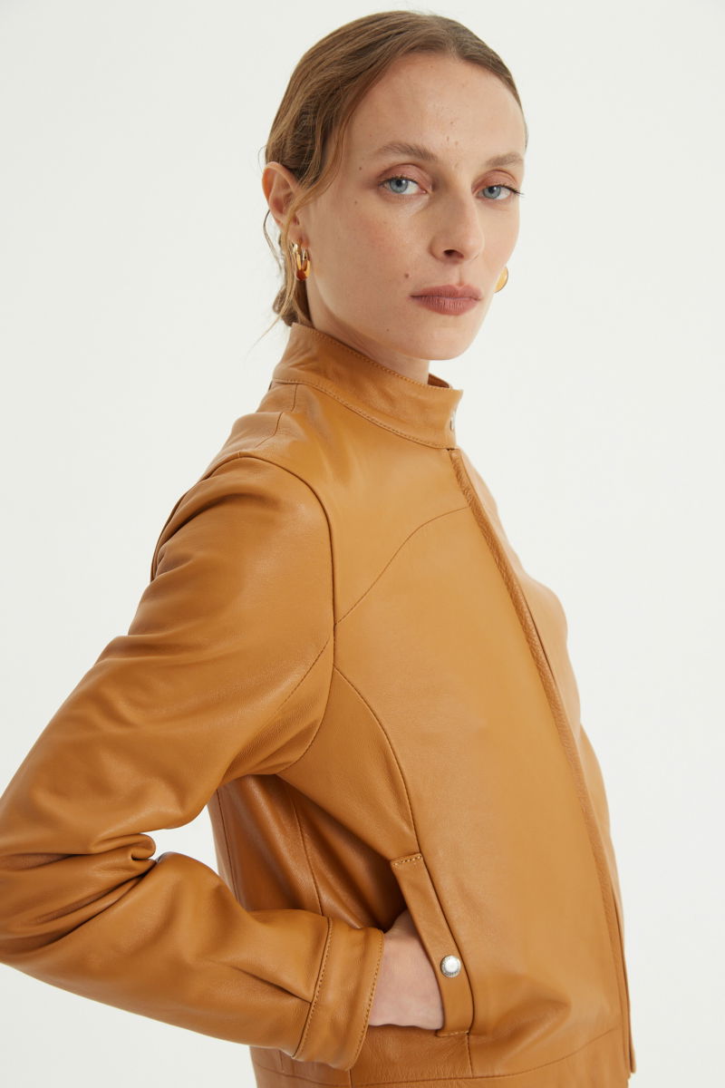 CAMPERA DE CUERO BROWN // OVINO