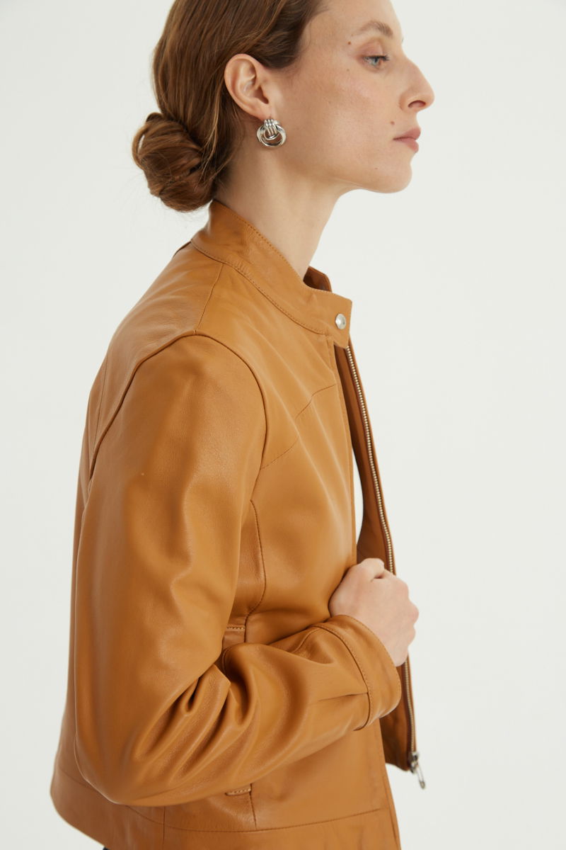 CAMPERA DE CUERO BROWN // OVINO