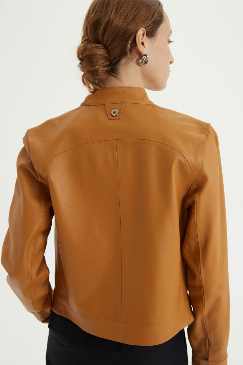 CAMPERA DE CUERO BROWN // OVINO
