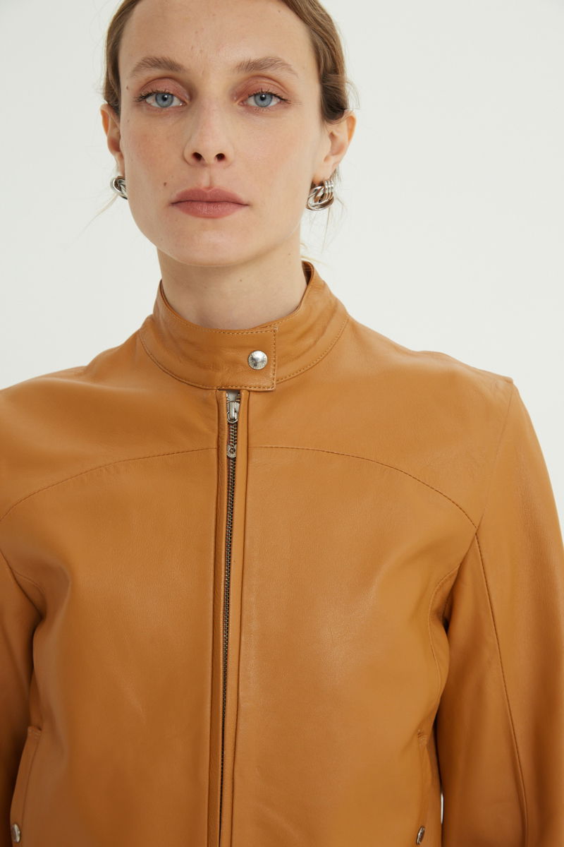 CAMPERA DE CUERO BROWN // OVINO