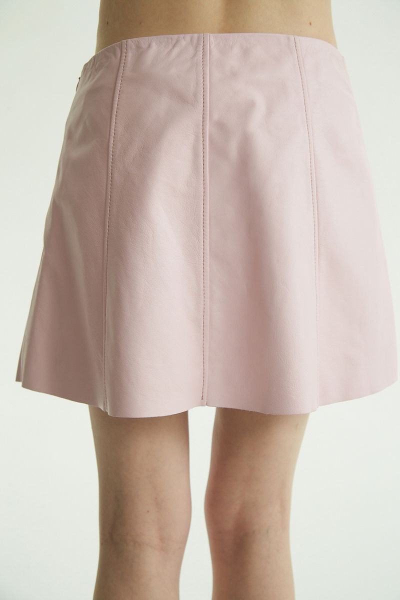 FALDA DE CUERO GRETCHEN 2.0// OVINO ITALIANO