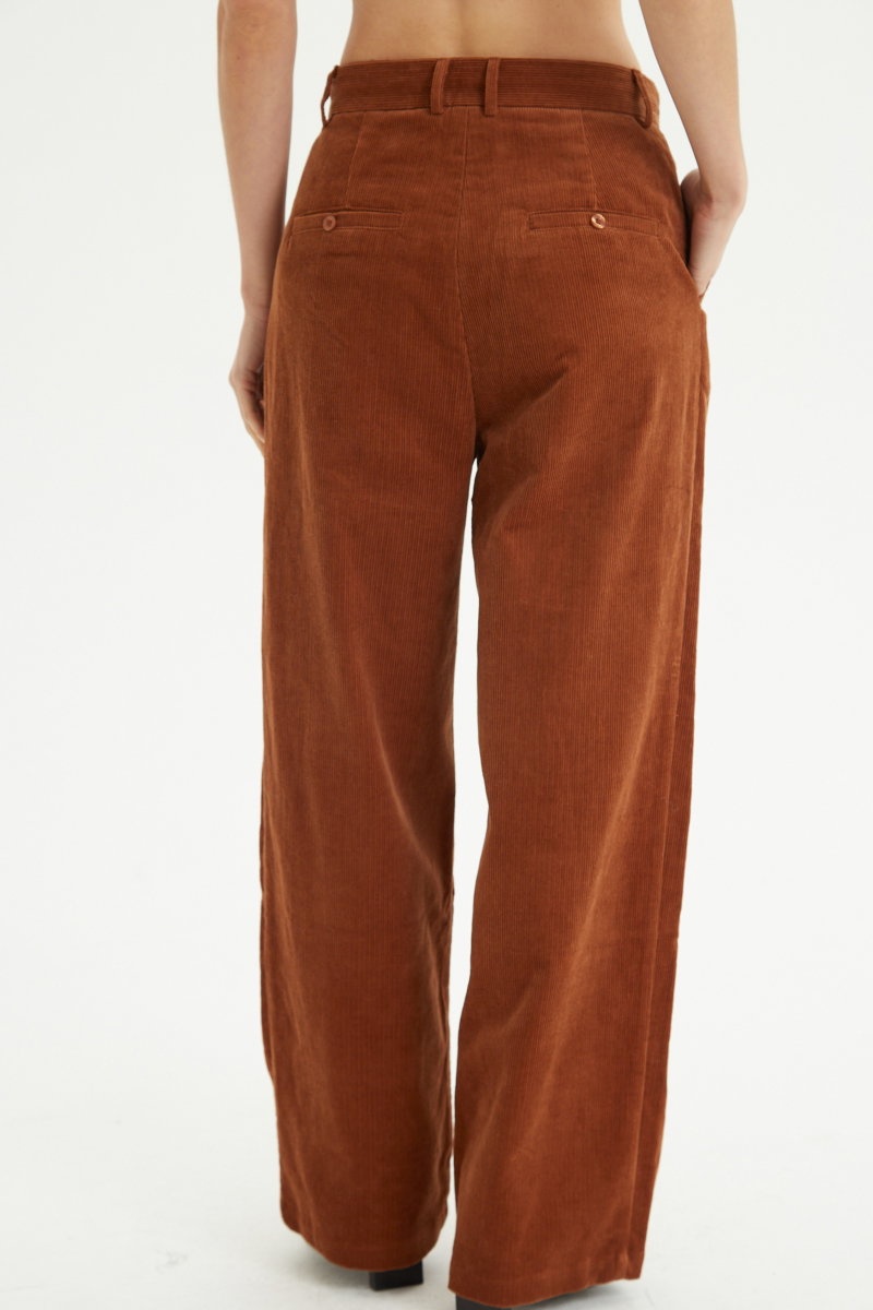 PANTALÓN DE CORDEROY ADAM