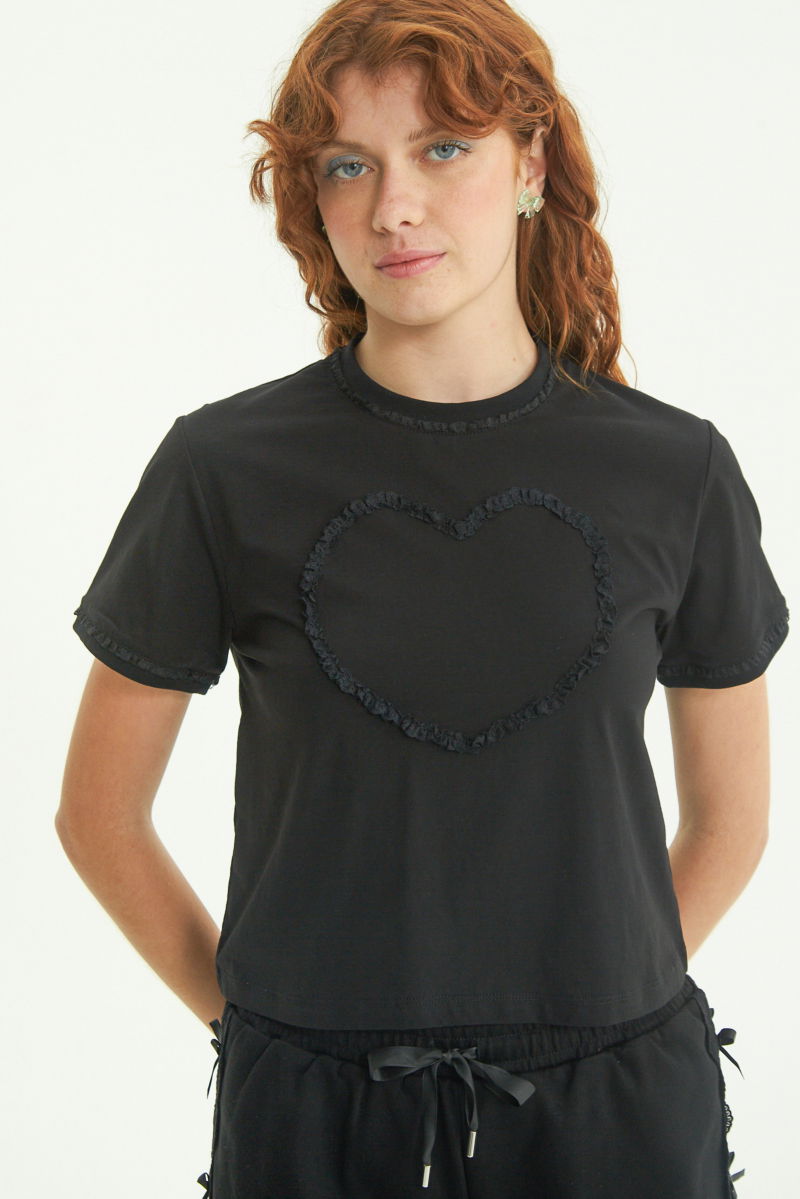 REMERA HEARTLACE