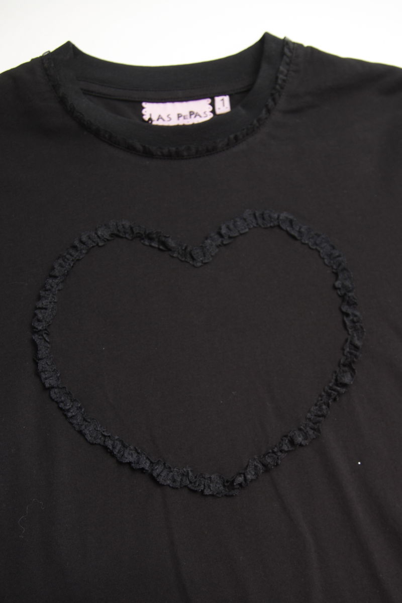 REMERA HEARTLACE