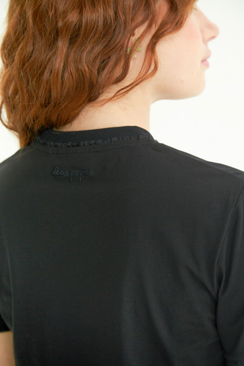 REMERA HEARTLACE