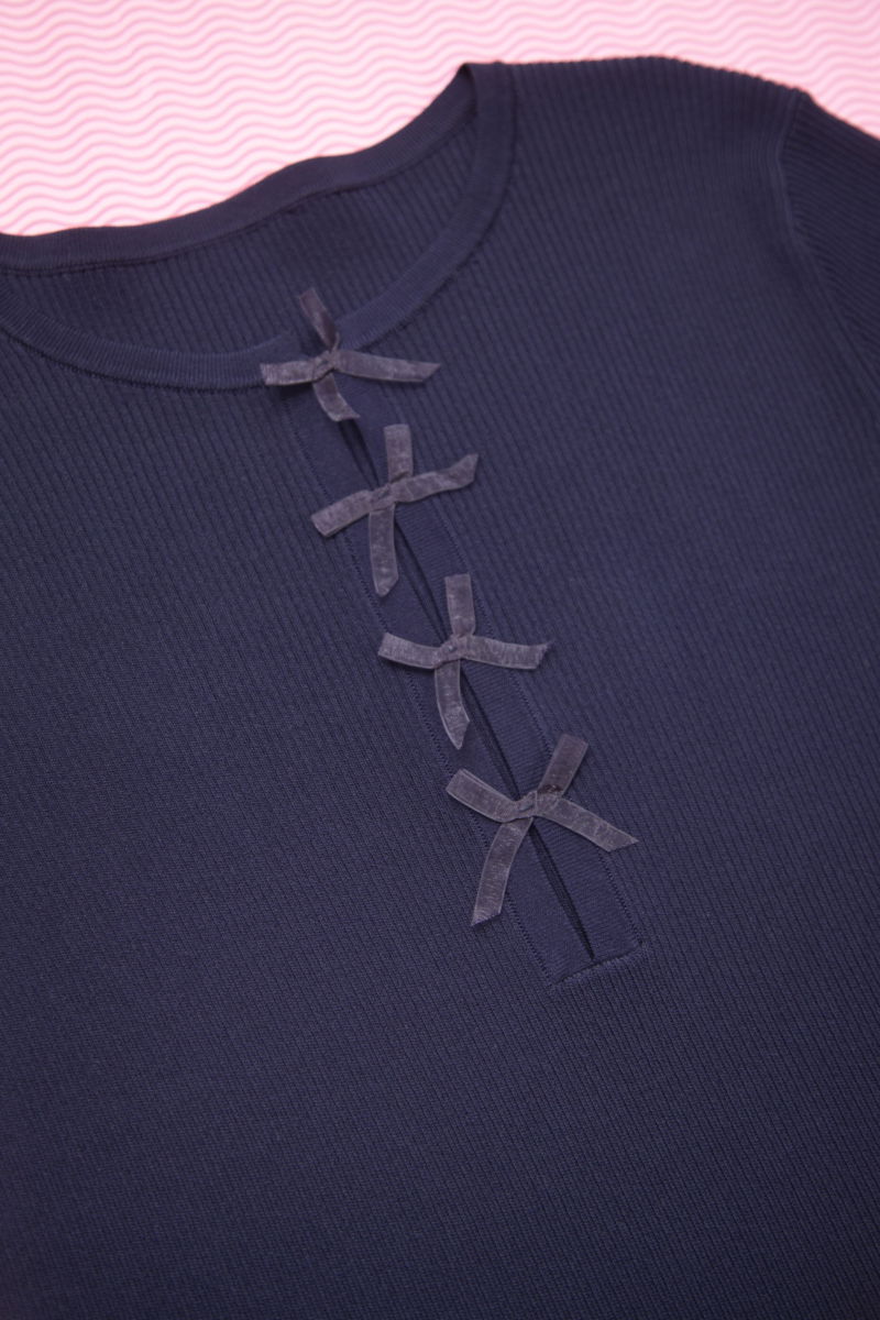 REMERA HELENIA