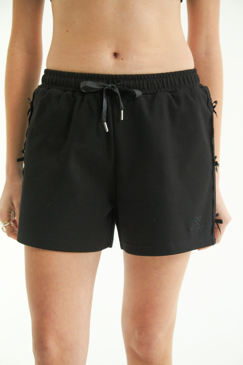 SHORT NYLA