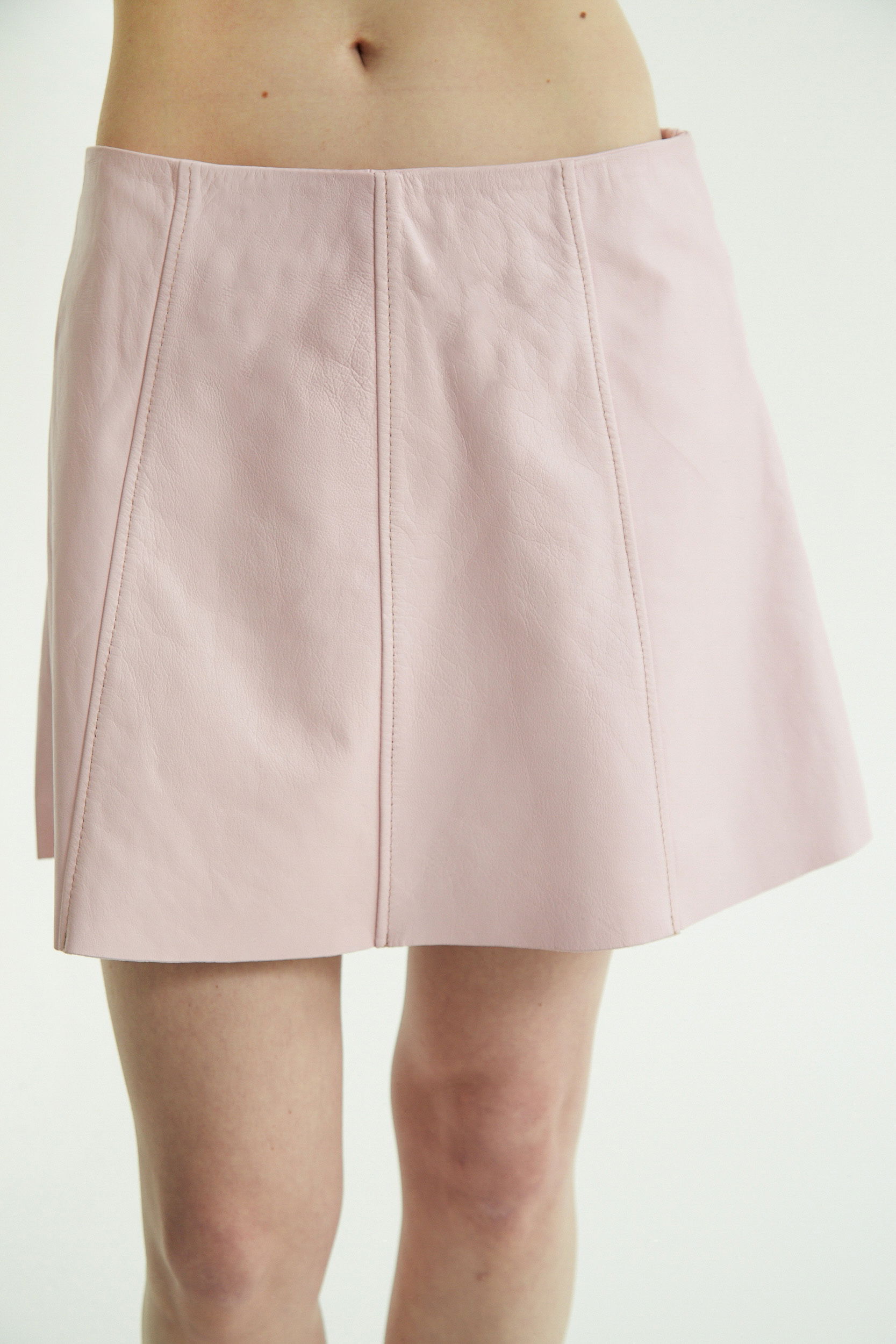 FALDA DE CUERO GRETCHEN 2.0// OVINO ITALIANO