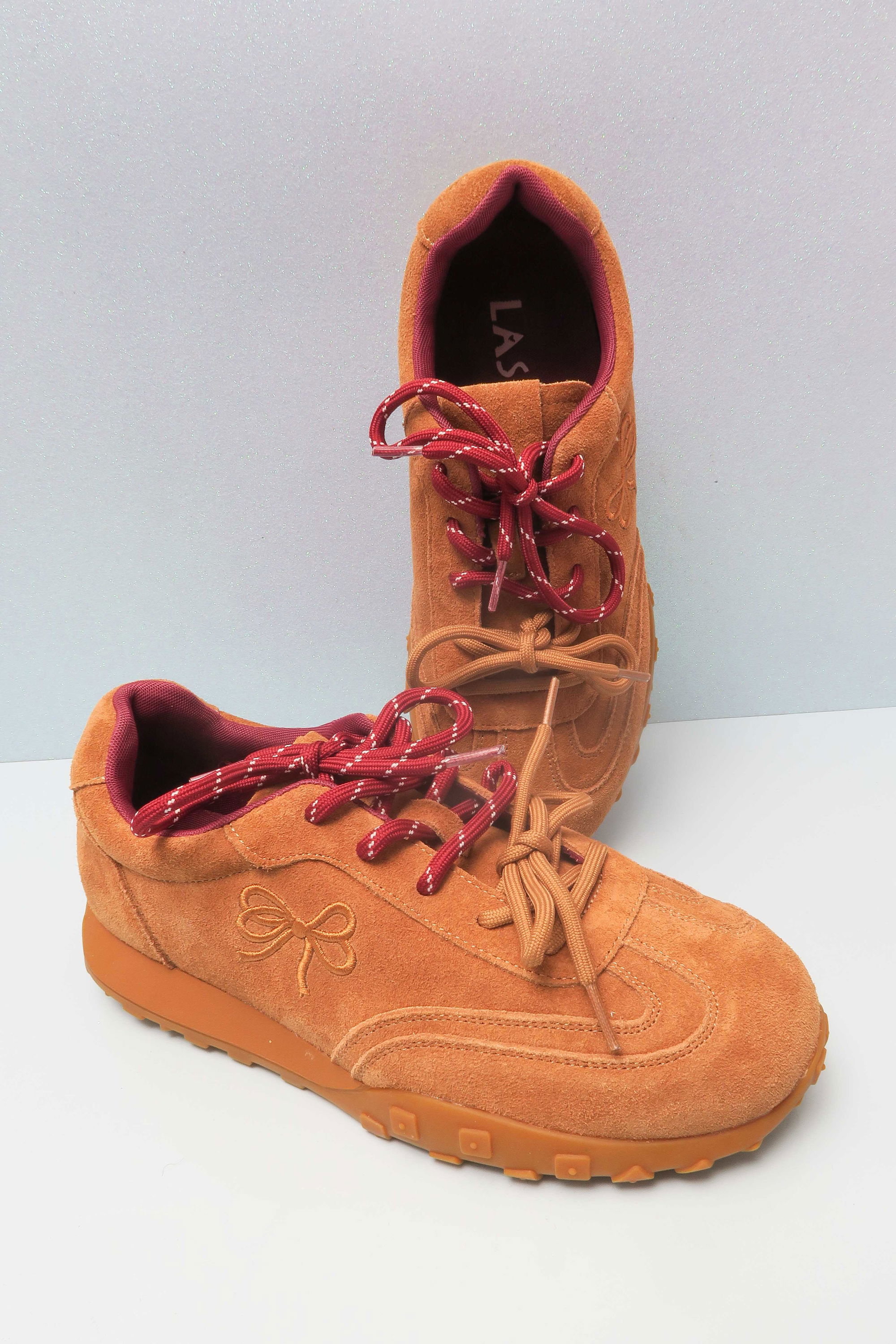 ZAPATILLA DE GAMUZA LACE