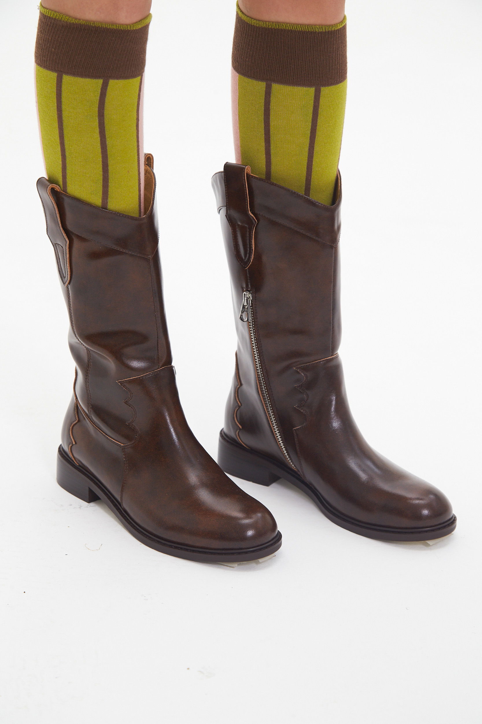 BOTA DE CUERO AVELLANO