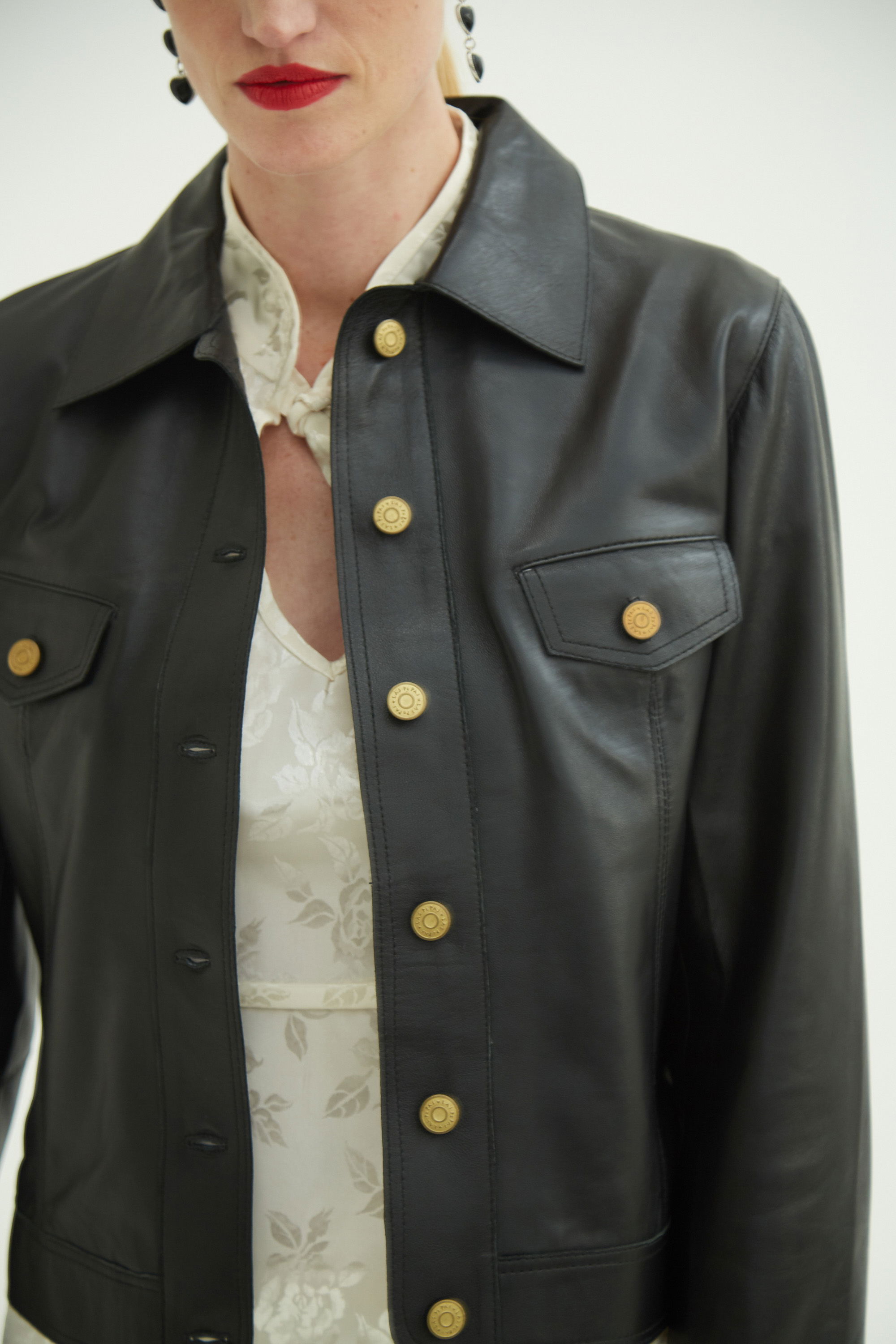 CAMPERA DE CUERO SARA//OVINO ITALIANO